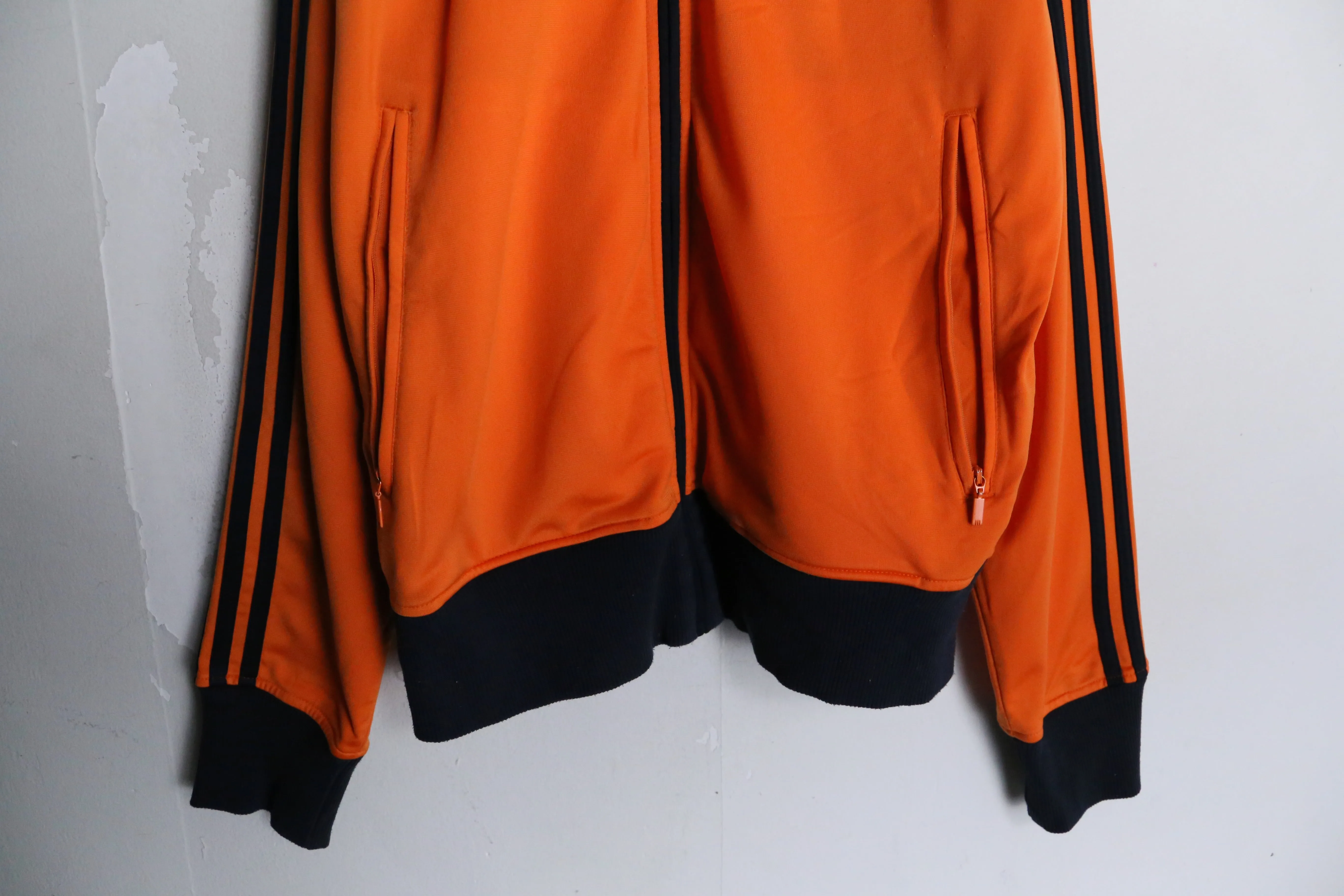 “adidas” orange×black track jacket