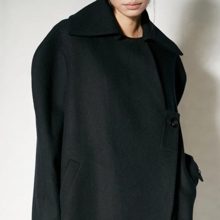 Dark navy structure signature avant-garde half coat