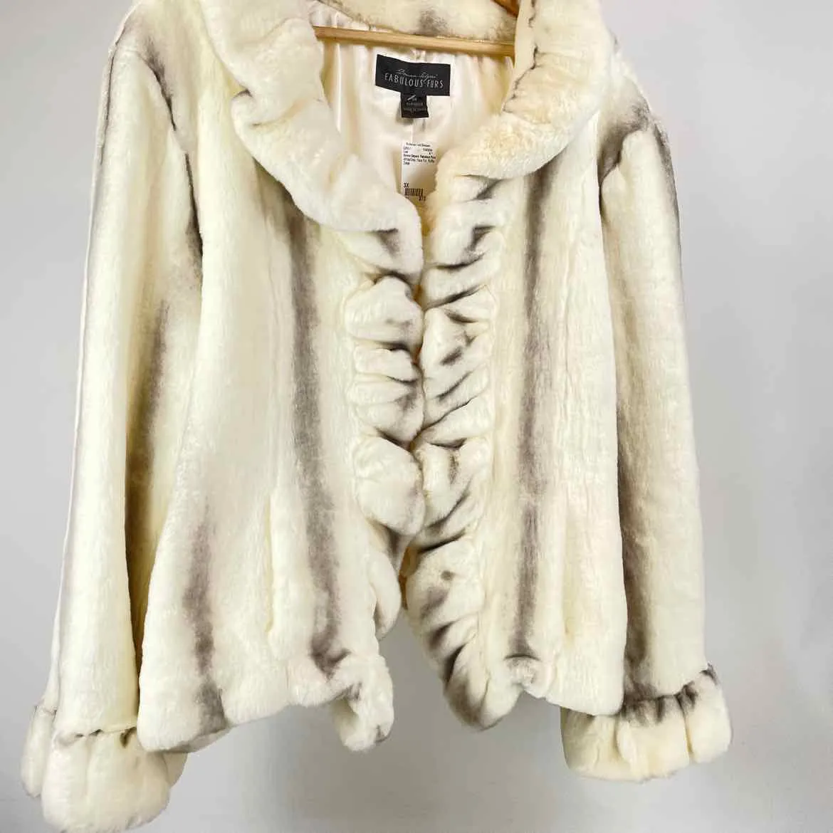 Donna Salyers' Fabulous Furs Size 3X White/Gray Faux Fur Ruffle Detail Coat