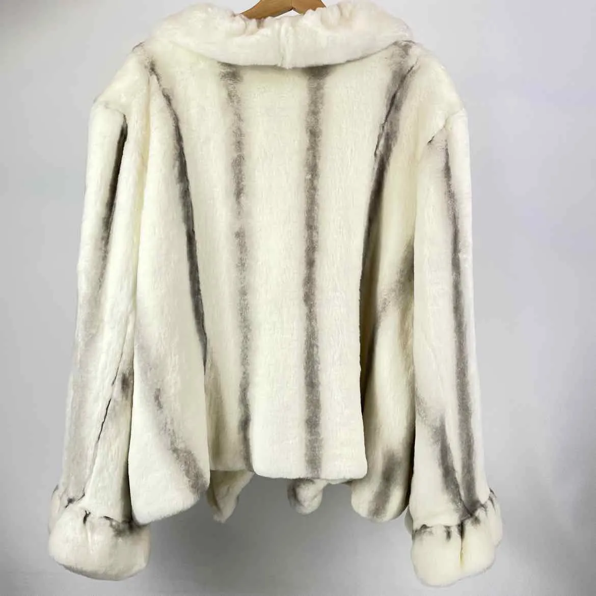 Donna Salyers' Fabulous Furs Size 3X White/Gray Faux Fur Ruffle Detail Coat