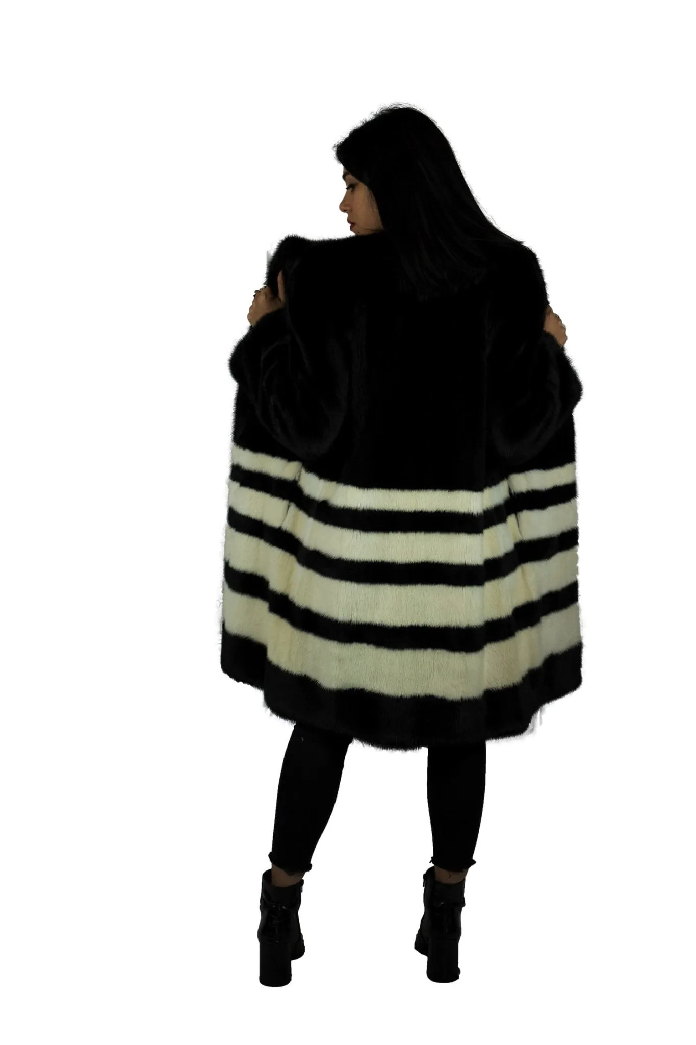 Long Coat in mink Black with white balsas