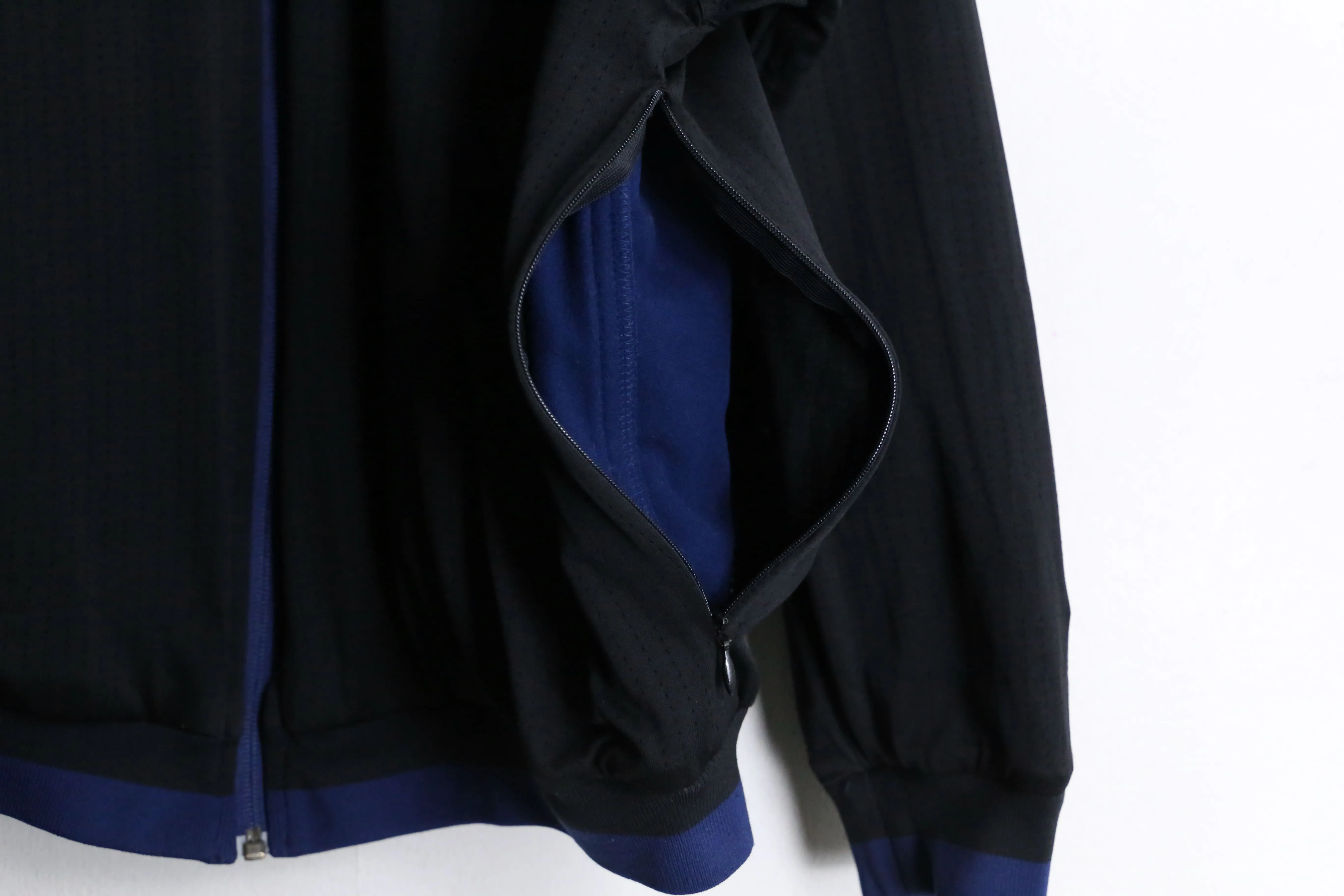 "DIADORA" blue × black reversible track jacket