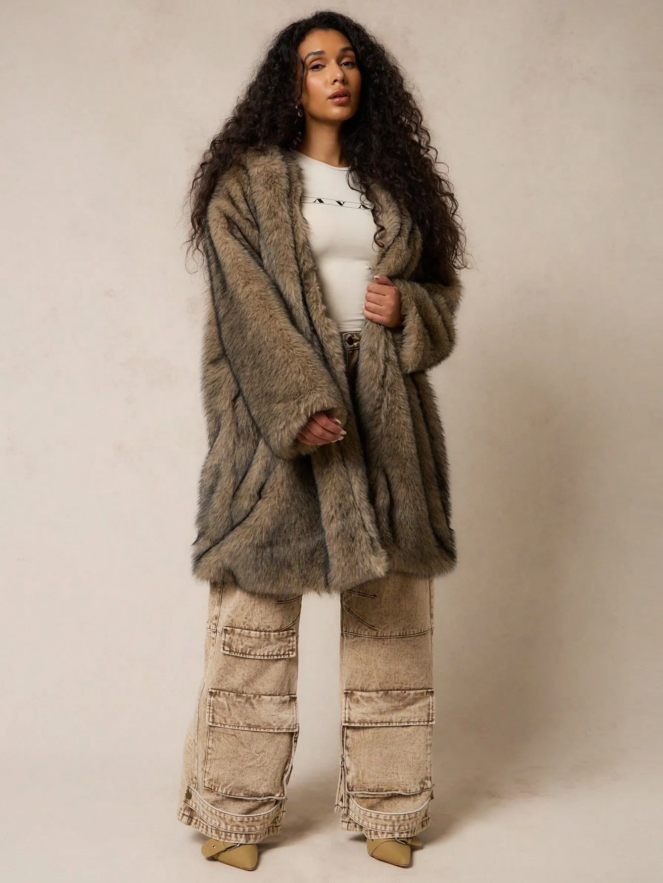 SUMWON WOMEN Oversized Fluffy Coat