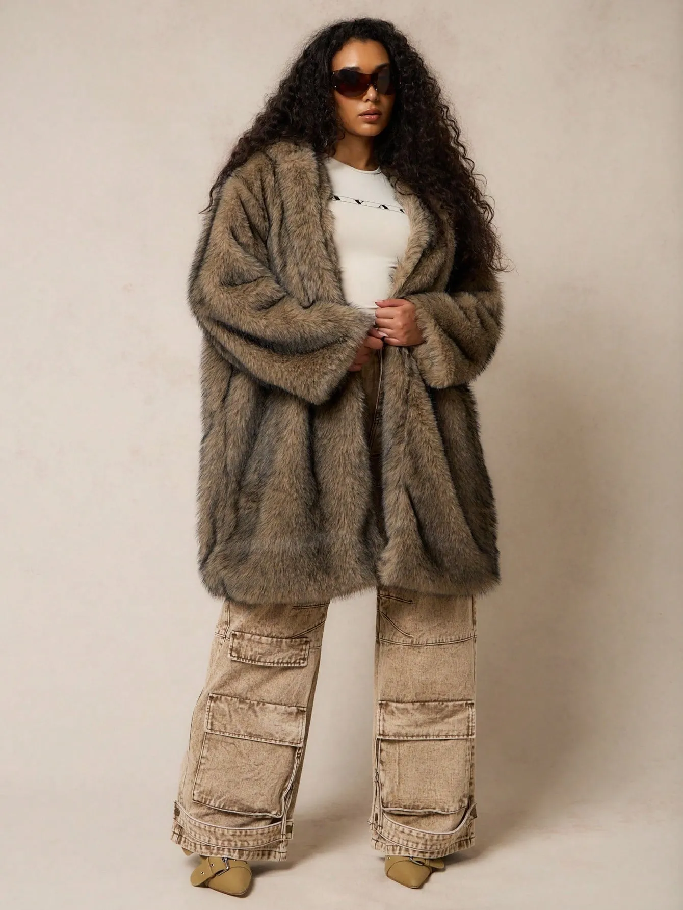 SUMWON WOMEN Oversized Fluffy Coat