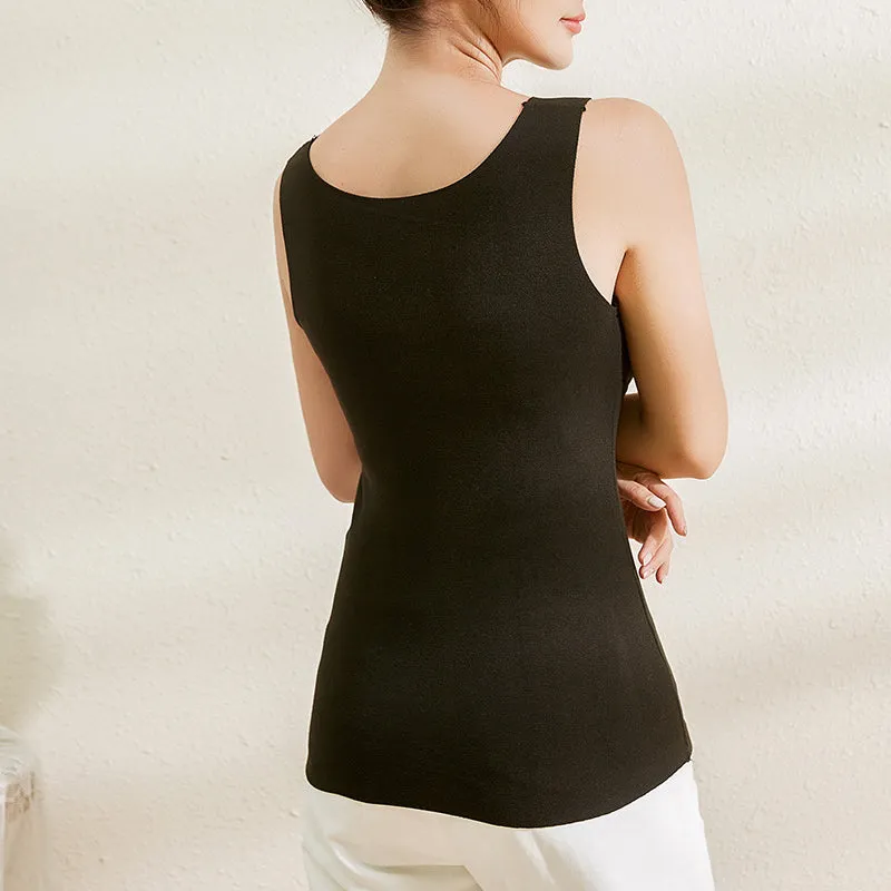 Thermal underwear with built-in chest pad