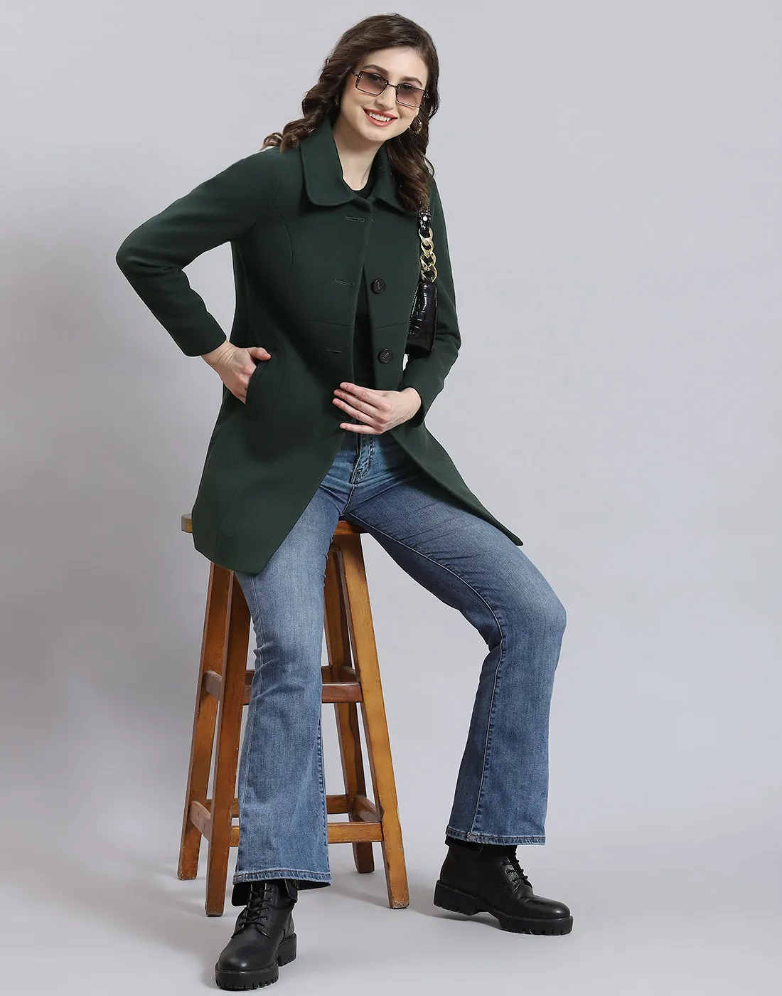 Women Green Solid Collar Full Sleeve Coat