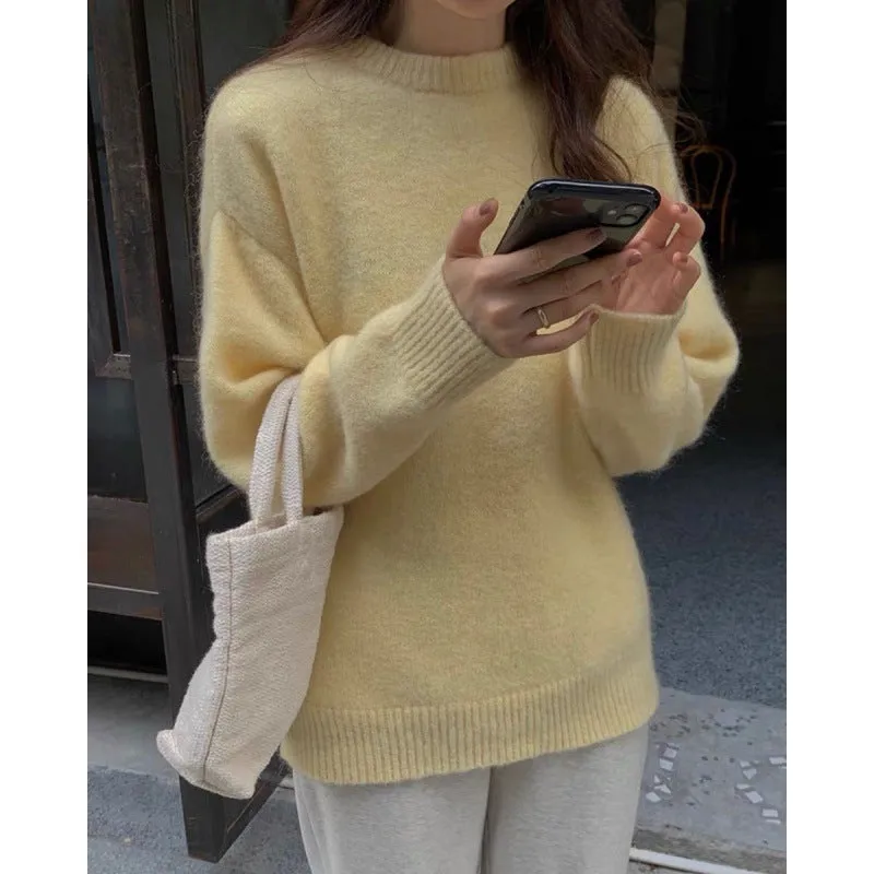 Women's Soft Round Neck Knitted Jumper